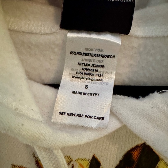 White Graphic Hoodie with Frida Kahls - Picture 10 of 11